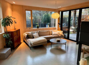The Wooden House, Spacious, garden, brand new, modern